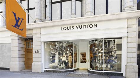 Amazon.com: Louis Vuitton: Luxury Stores.